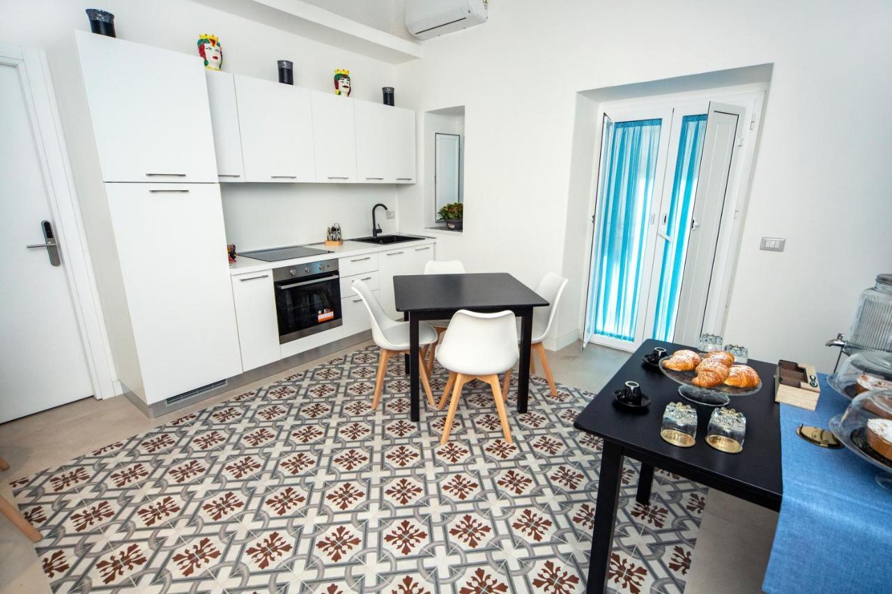 B&B Riccioli Catania Bagian luar foto